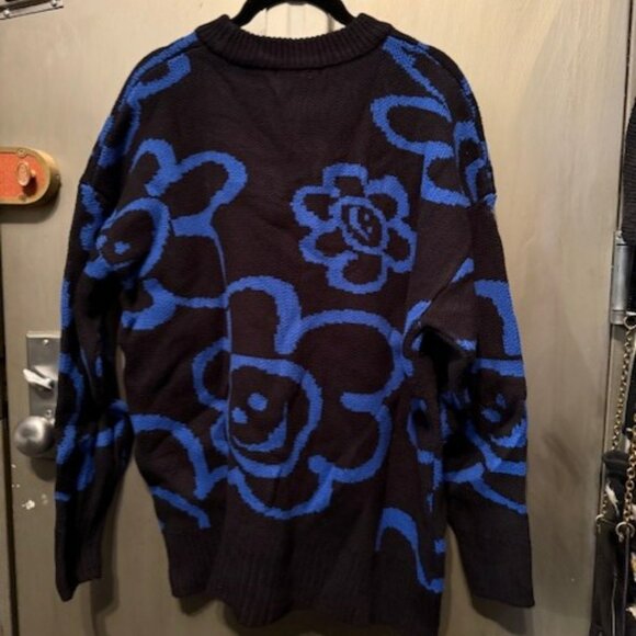 Retro Blue & Black floral & Smiley Face sweater - NWT - Picture 14 of 16